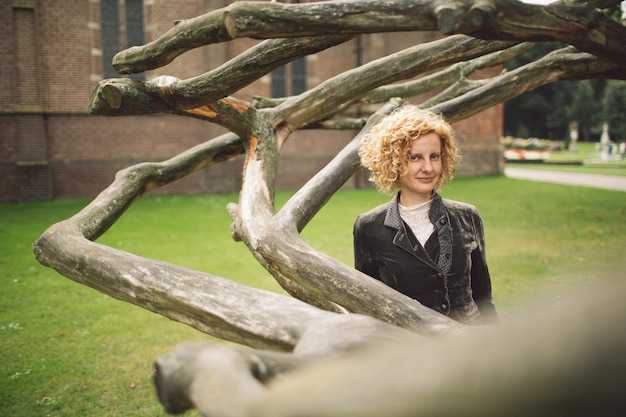 Чем она вдохновляет молодое поколение артистов?