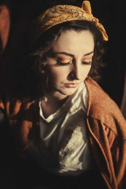 Начало карьеры: первые роли и театральные постановки