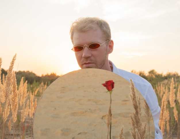Где и когда родился Максим Левин?